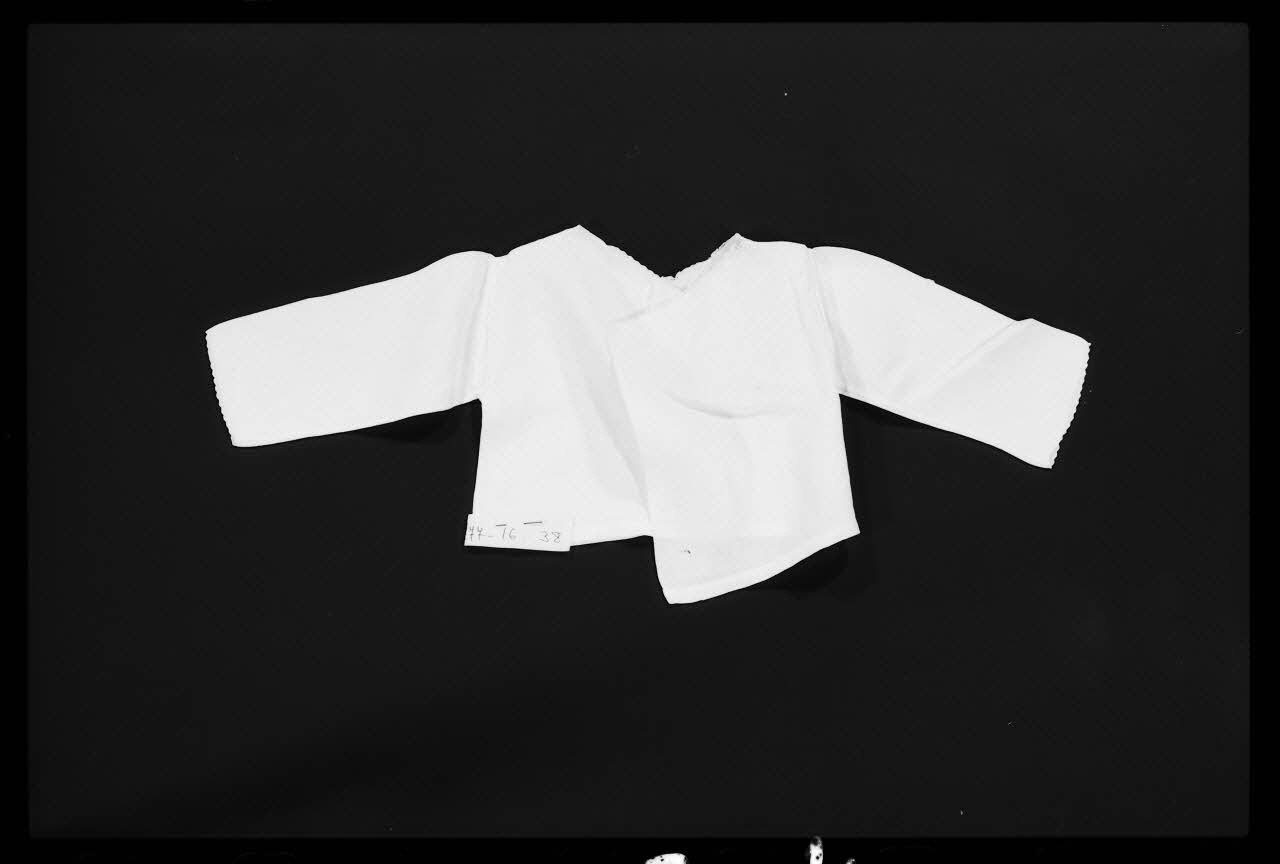 photographie Brassière de nourrisson Ph.1984.1.174 Photo