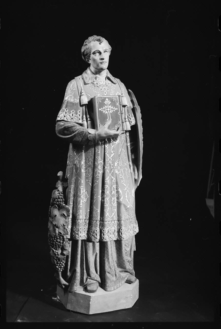 photographie Saint Vincent. Statue religieuse en terre cuite Ph.1984.1.205 Photo