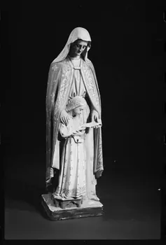 photographie "L'éducation de la Vierge". Statue religieuse datée du 19è siècle Ph.1984.1.210  Photo