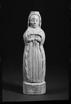 photographie Statue religieuse de sainte Madeleine en bois sculptée par un garde chasse Ph.1984.1.309 Photo