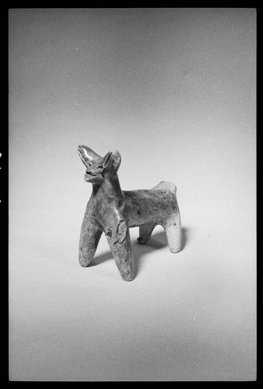 photographie Sifflet en terre cuite. Terre ocre partiellement vernissée Ph.1984.1.54 Photo