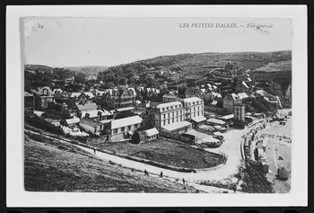 photographie "Les Petites Dalles. Vue générale". Carte postale Ph.1984.53.83 Photo