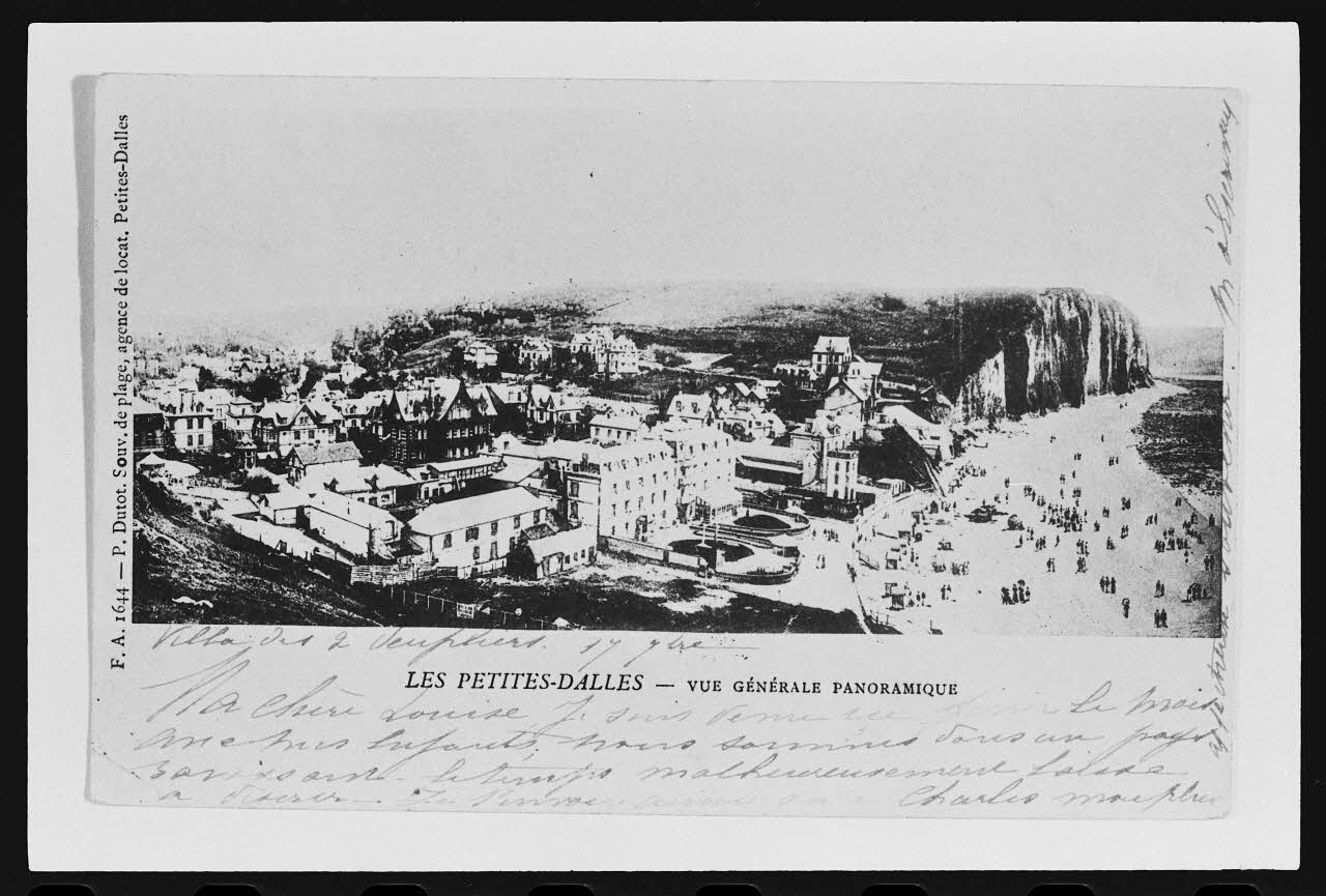 photographie "Les Petites Dalles. Vue générale panoramique". Carte postale Ph.1984.53.85 Photo