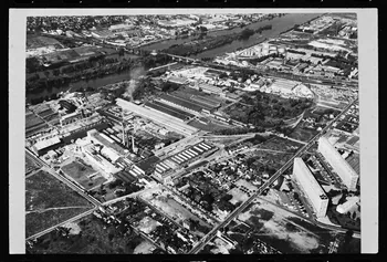 photographie Archives départementales de Nanterre. Vue aérienne de la ville Ph.1984.7.7 Photo