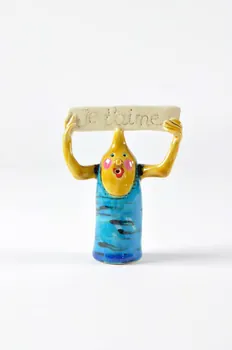 CRIPS (Centre régional d'information et de prévention du sida) bibelot-souvenir bonhomme préservatif : "je t'aime" Île-de-France, France 2002 2002.93.20 Photo Mucem