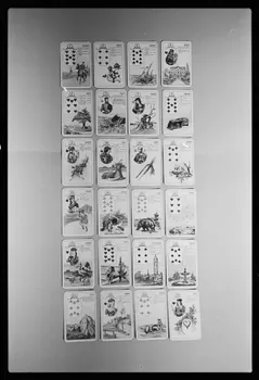 photographie Jeu de cartes de Mademoiselle Lenormand (1772-1843). Chromolithographie Ph.1985.2.28  Photo