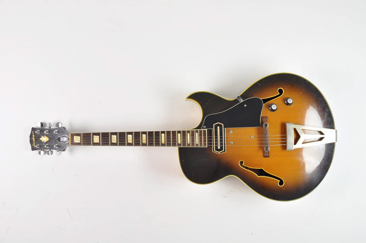 guitare électrique 2002.98.2.1.1 Photo Mucem