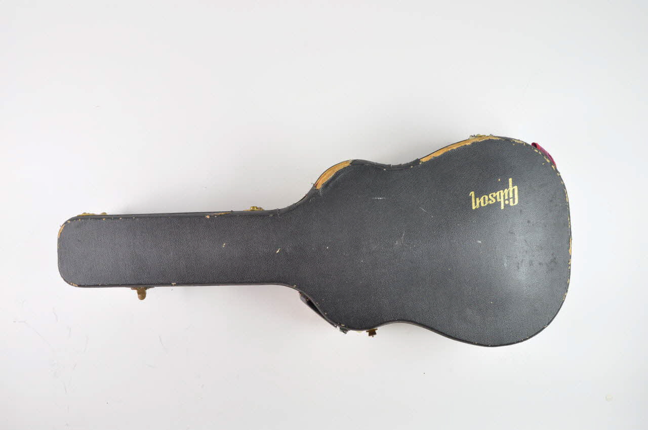 étui d'instrument de musique 2002.98.2.2 Photo Mucem