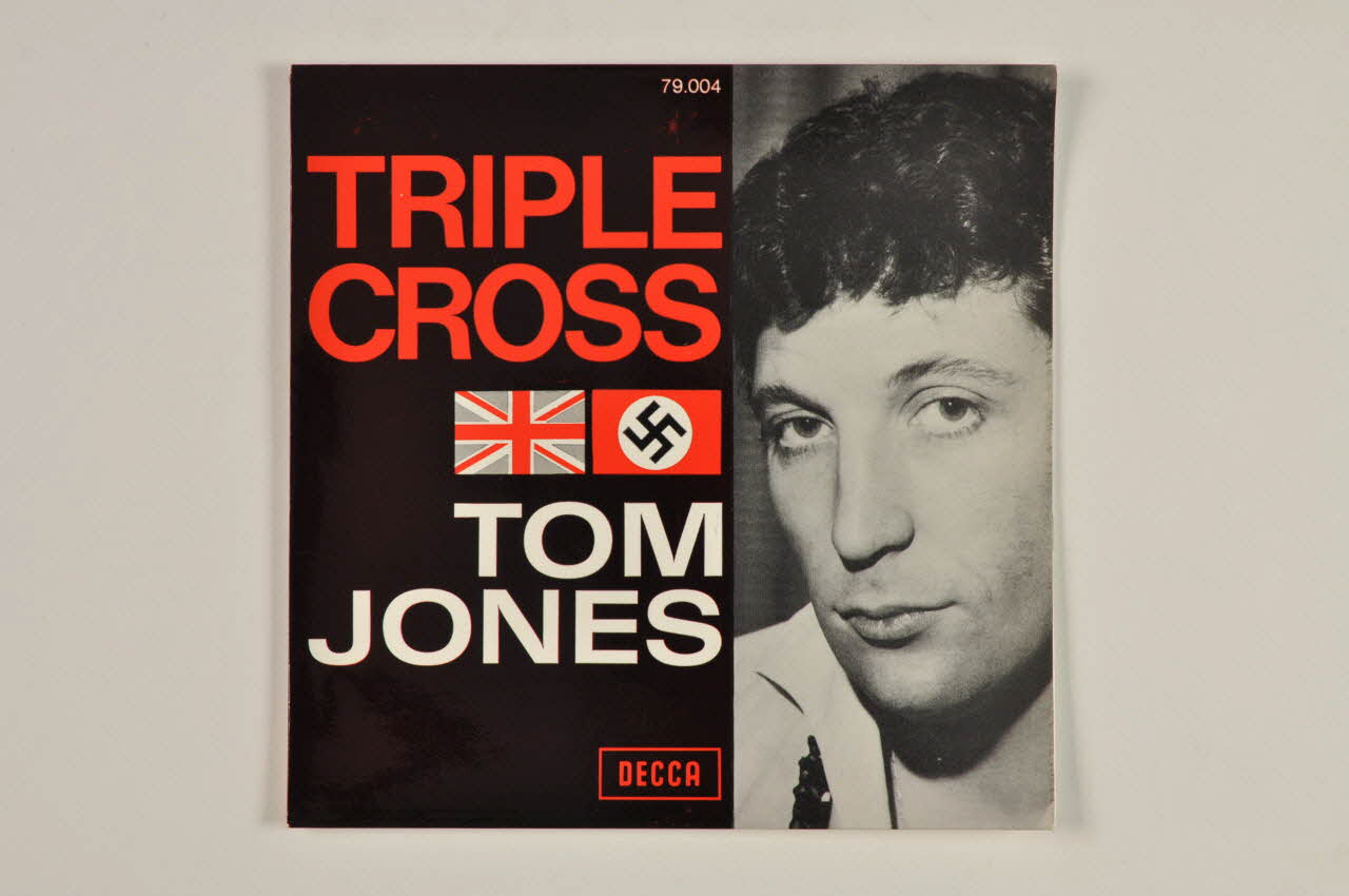 pochette de disque Triple cross 2001.69.16.942 Photo Mucem