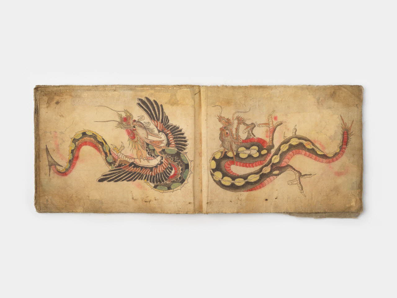LIVRE D'ILLUSTRATION Carnet de modèles de tatouages 1963.150.2.1-45  Photo Mucem/ Yves Inchierman