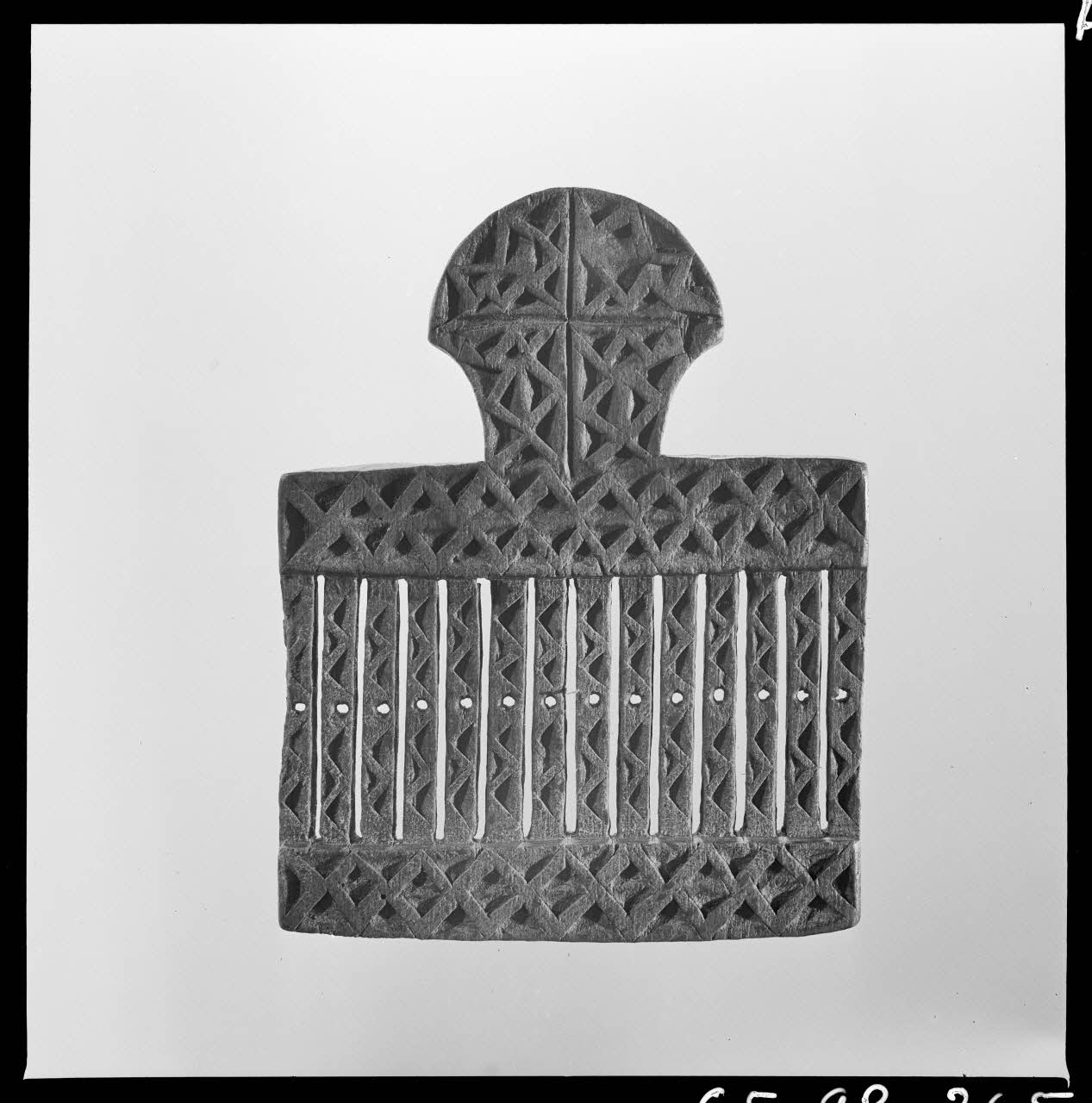 Jean Marthelot photographie Passette à rubans provenant de Velay Ile-de-France, France 1965/10/1 Ph.1965.98.265 Photo