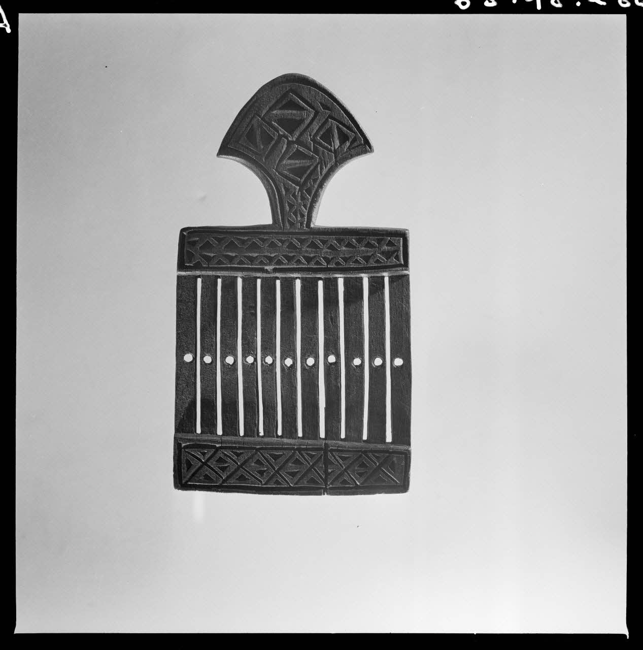 Jean Marthelot photographie Passette à rubans provenant de Velay Ile-de-France, France 1965/10/1 Ph.1965.98.266 Photo