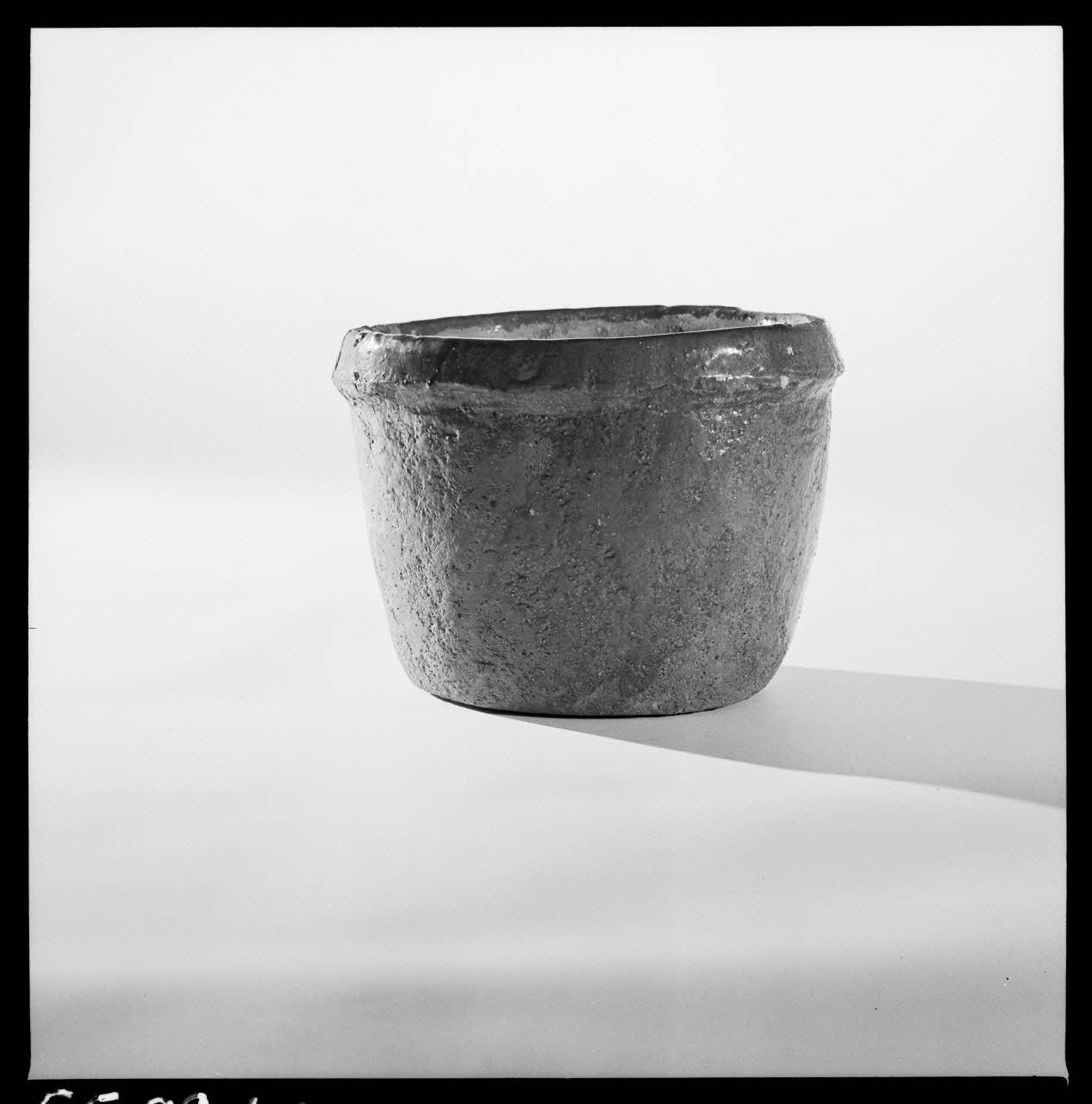Jean Marthelot photographie Grand pot en terre vernissée Ile-de-France, France 1965/9/1 Ph.1965.98.44 Photo