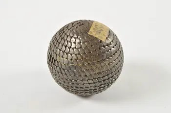 boule du jeu de boules 1946.62.10 Photo Mucem