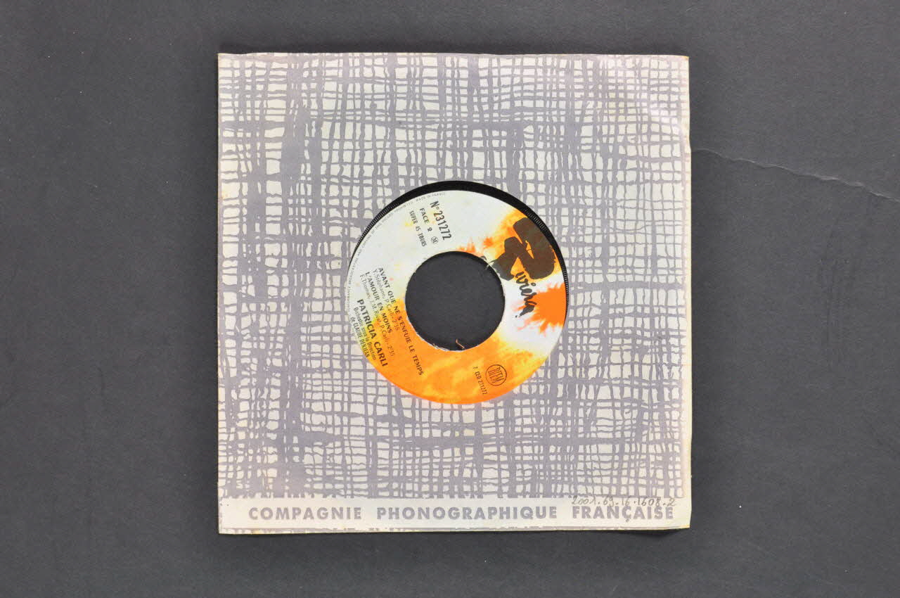 disque 45 tours L'amour en moins 2001.69.16.1608 Photo Mucem