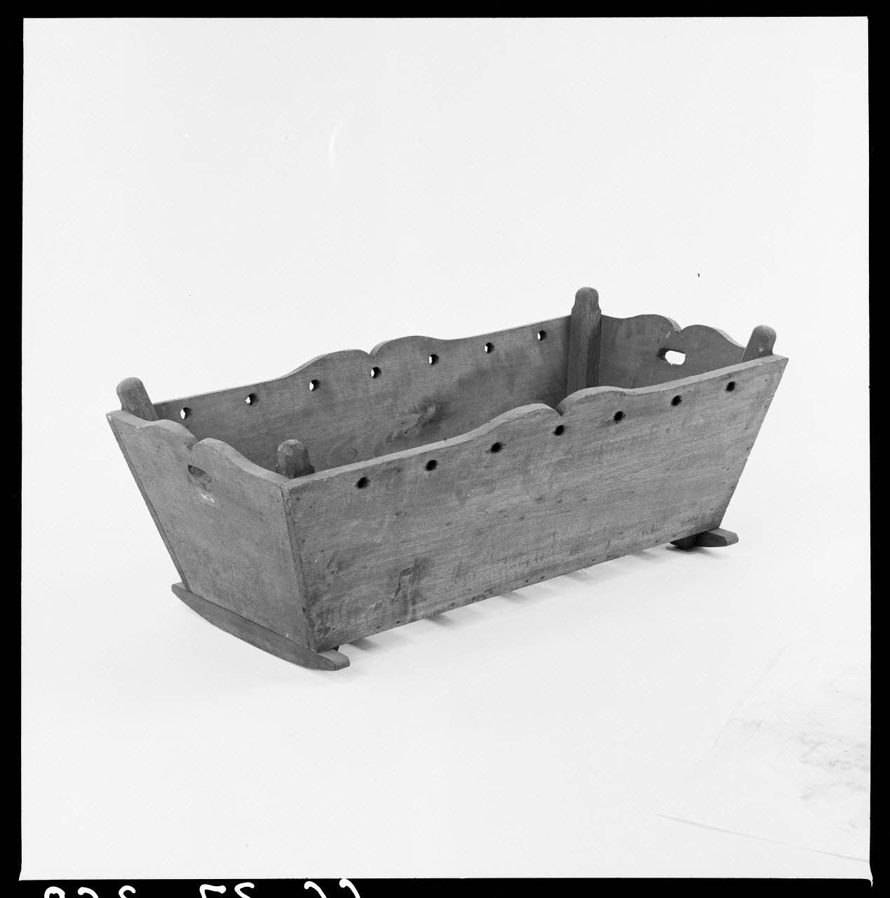 Alain Guey photographie Berceau Ile-de-France, France 1966/7/1-1966/8/31 Ph.1966.37.369 Photo