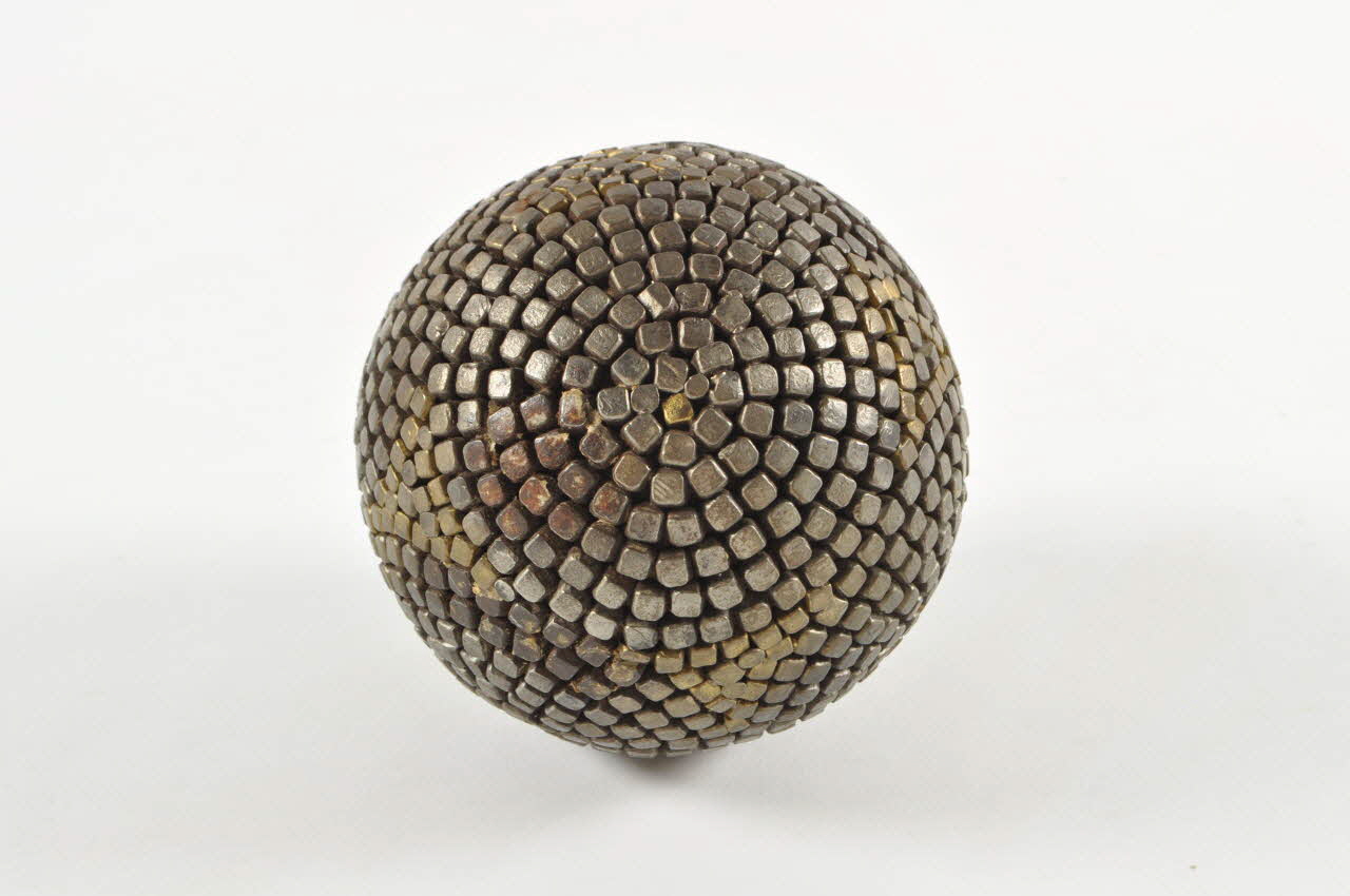 boule du jeu de boules 1946.62.13 Photo Mucem
