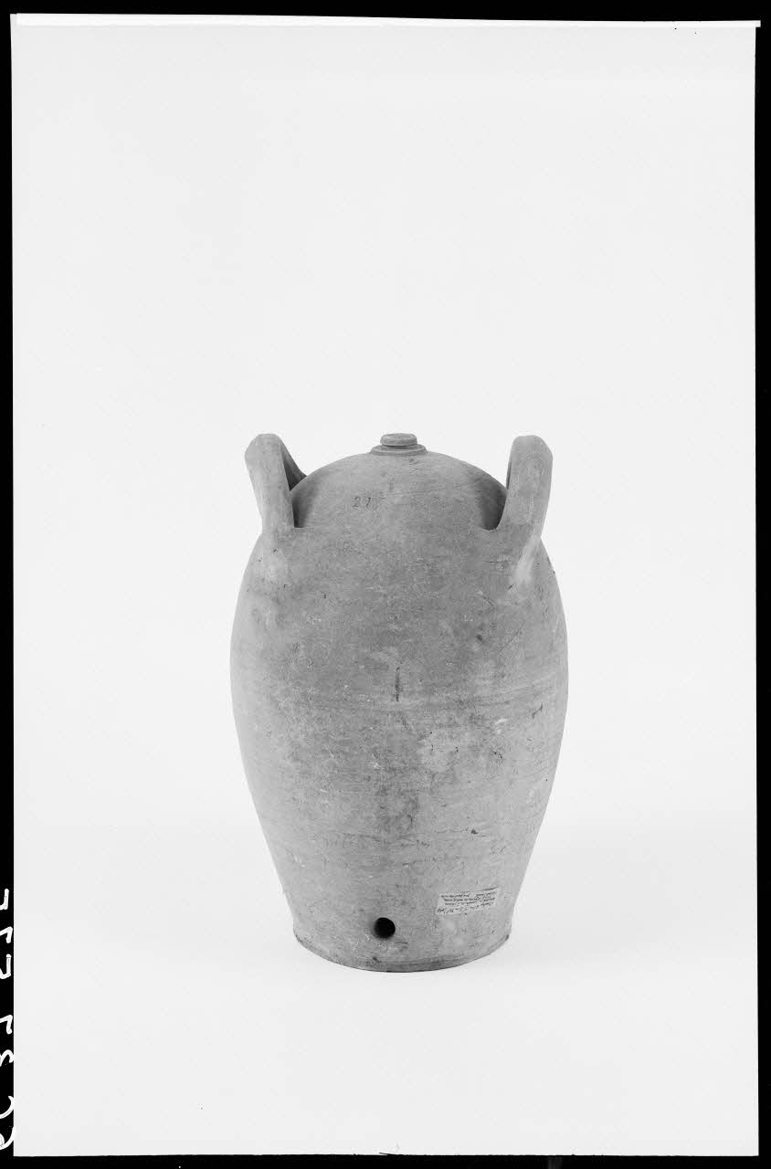 Alain Guey photographie Vinaigirer Ile-de-France, France 1966/12/1 Ph.1966.37.575 Photo