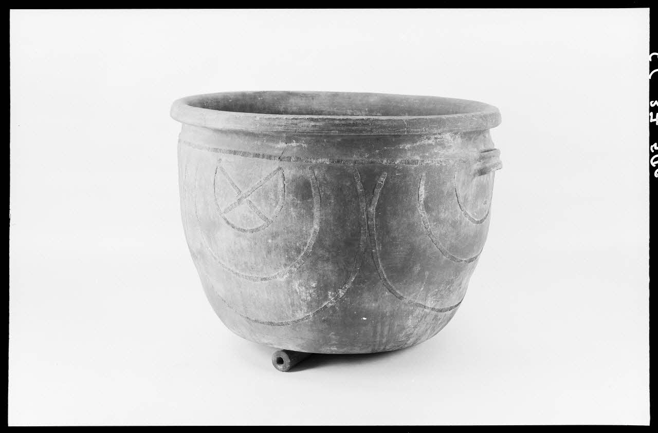 Alain Guey photographie Cuve à lessive Ile-de-France, France 1966/12/1 Ph.1966.37.590 Photo