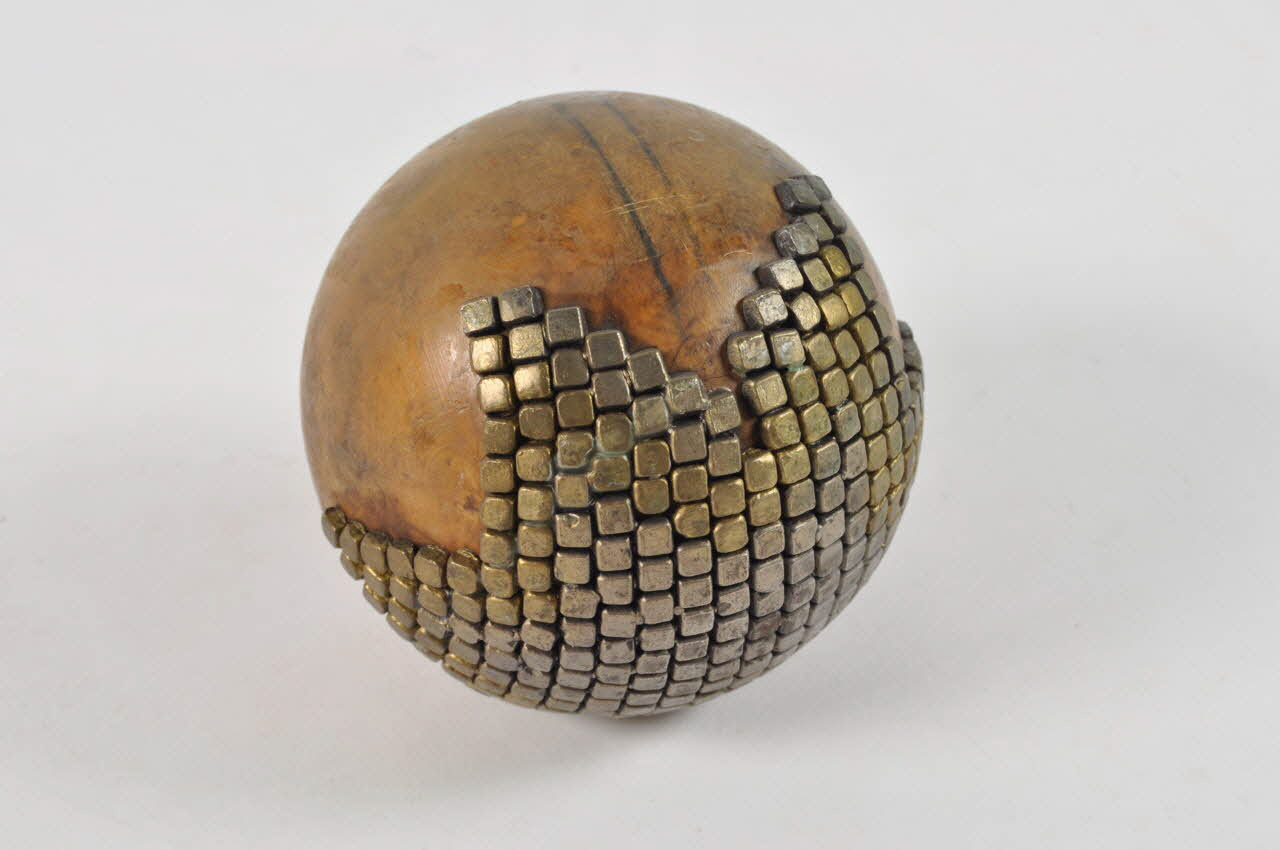 boule du jeu de boules 1946.62.17 Photo Mucem