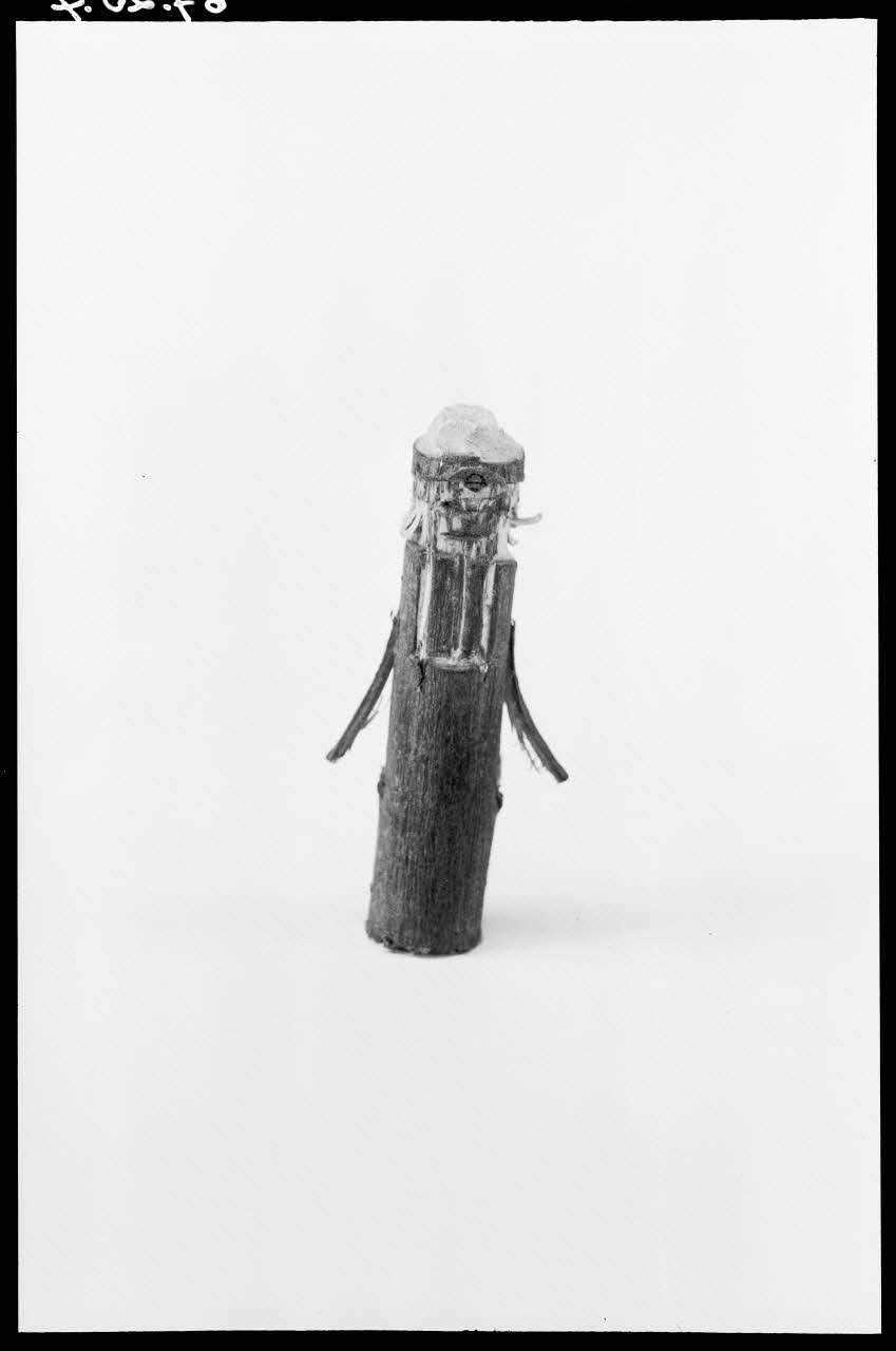 Alain Guey photographie Jouet. Recteur. Provenant d'Ille-et-Vilaine Ile-de-France, France 1967/1/1 Ph.1967.20.7 Photo