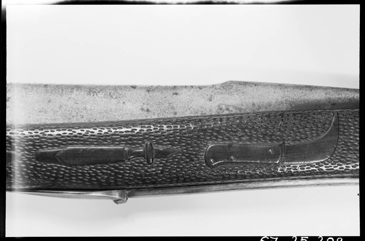 Alain Guey photographie Couteau-scie d'horticulture avec manche sculpté (détail) Ile-de-France, France 1967/4/1 Ph.1967.25.209 Photo