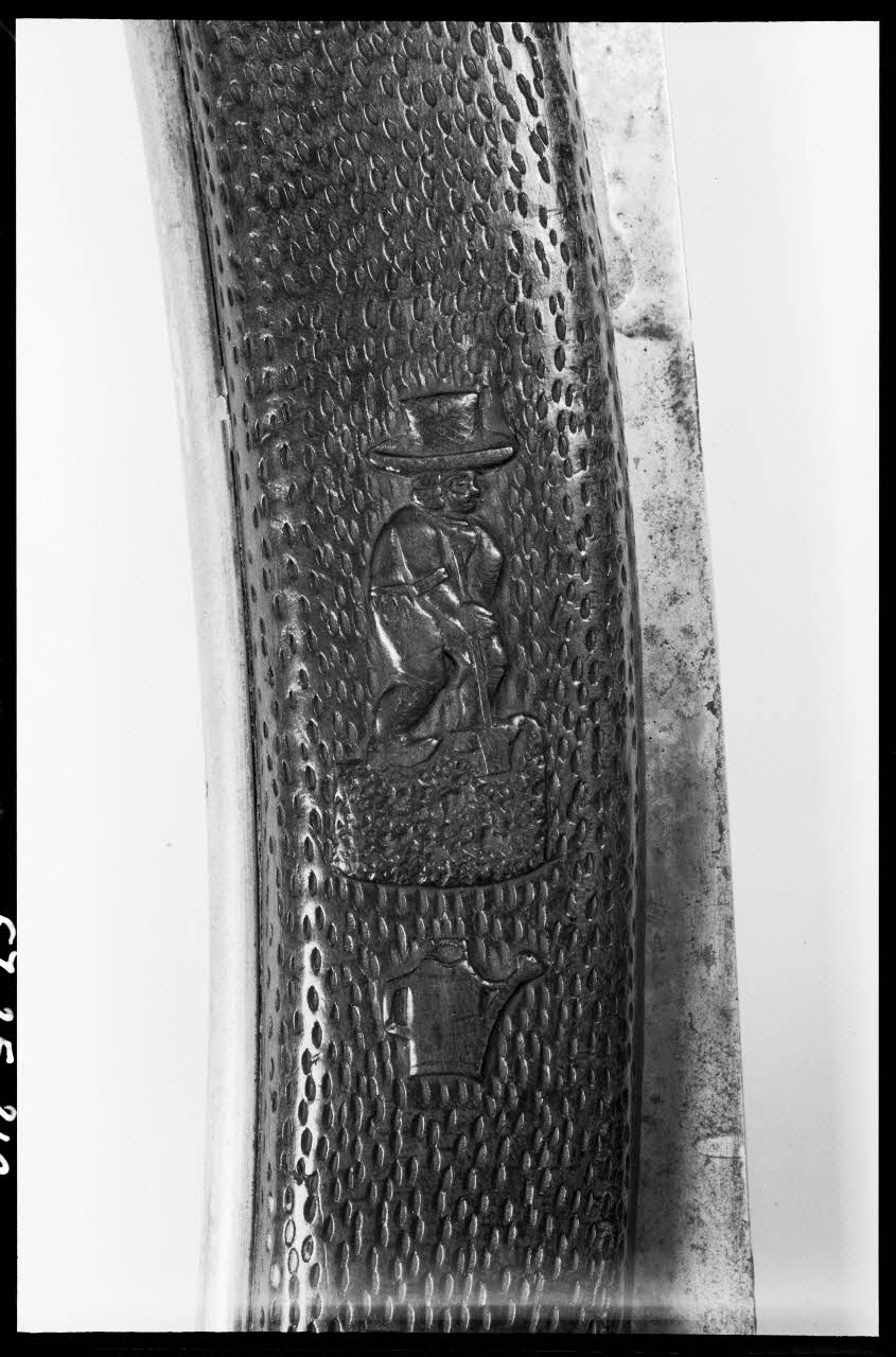 Alain Guey photographie Couteau-scie d'horticulture avec manche sculpté (détail) Ile-de-France, France 1967/4/1 Ph.1967.25.210 Photo