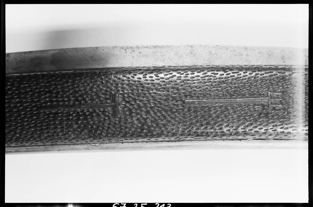 Alain Guey photographie Couteau-scie d'horticulture avec manche sculpté (détail) Ile-de-France, France 1967/4/1 Ph.1967.25.213 Photo