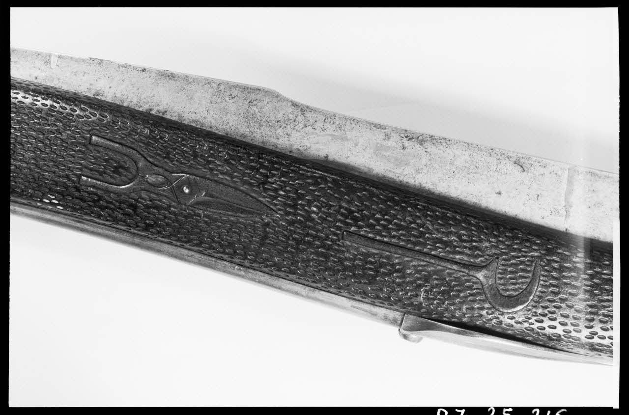 Alain Guey photographie Couteau-scie d'horticulture avec manche sculpté (détail) Ile-de-France, France 1967/4/1 Ph.1967.25.216 Photo