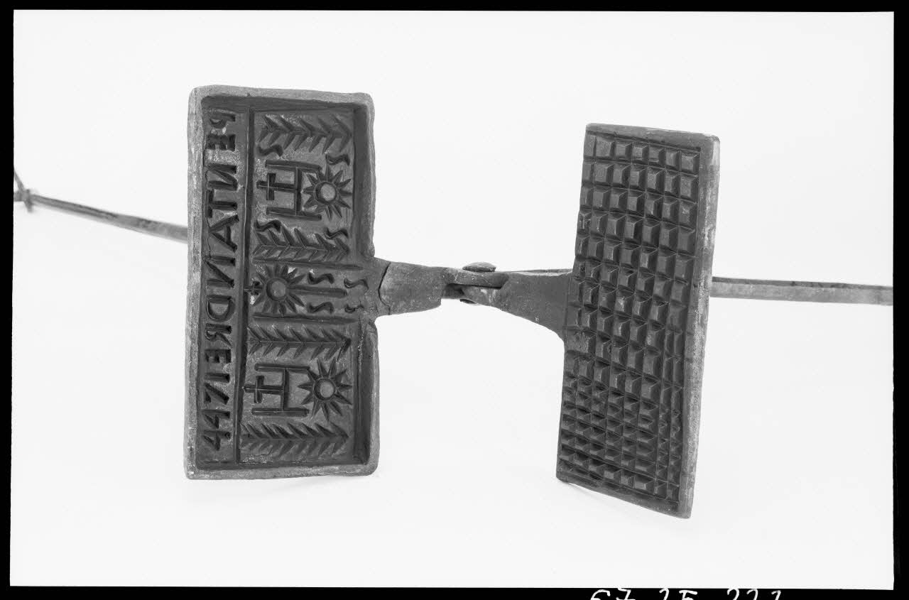 Alain Guey photographie Moule à gaufres (détail) Ile-de-France, France 1967/4/1 Ph.1967.25.222 Photo