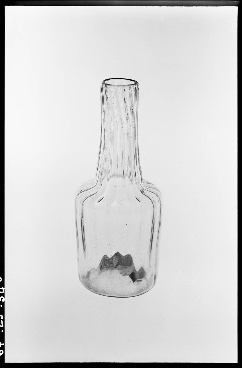 Alain Guey photographie Bouteille Ile-de-France, France 1967/3/1 Ph.1967.25.340 Photo