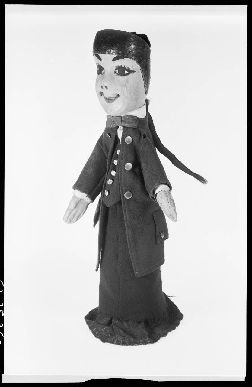 Alain Guey photographie Marionnette à gaine de Guignol lyonnais Ile-de-France, France 1967/3/1 Ph.1967.25.360 Photo