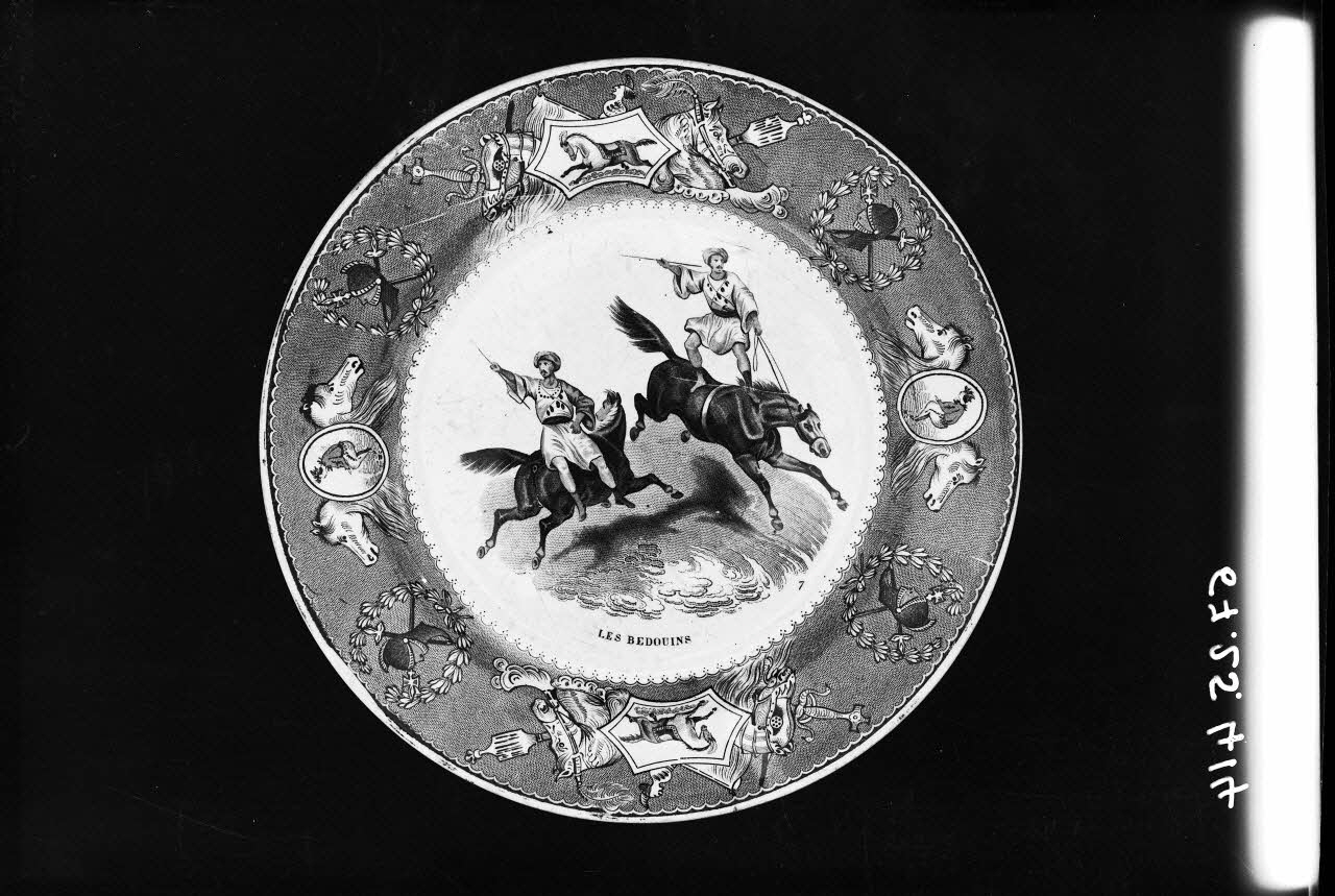 Alain Guey photographie "Les Bédouins". Assiette Ile-de-France, France 1967/6/1 Ph.1967.25.414  Photo