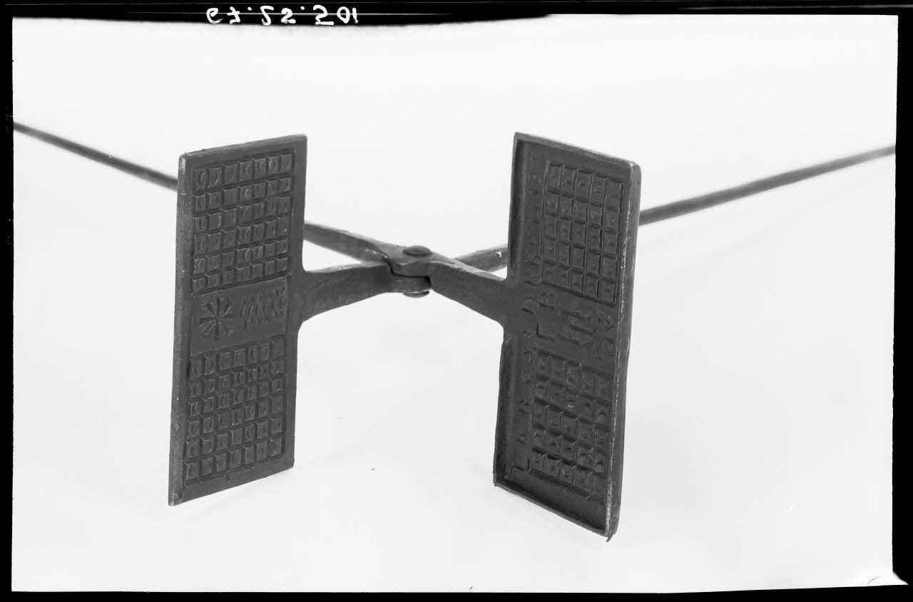 Alain Guey photographie Gaufrier en fer forgé Ile-de-France, France 1967/8/1 Ph.1967.25.501 Photo