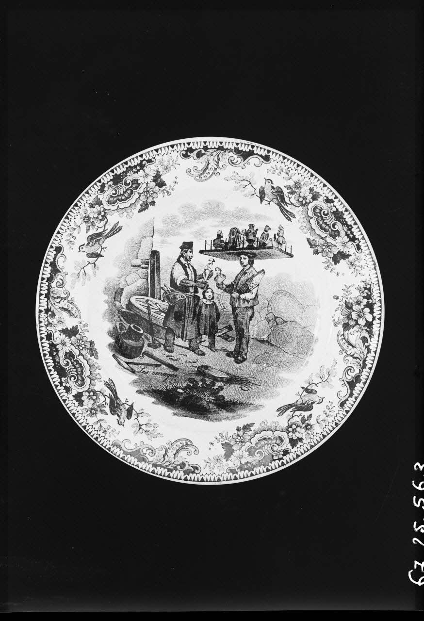 Alain Guey photographie "Marchand de statues et maréchal-ferrant". Assiette en faïence Ile-de-France, France 1967/10/1-1967/12/31 Ph.1967.25.563 Photo