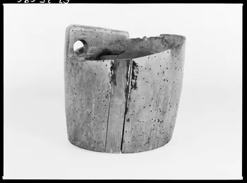 Alain Guey photographie [Pot à traire] Ile-de-France, France 1967/10/1-1967/12/31 Ph.1967.25.686 Photo