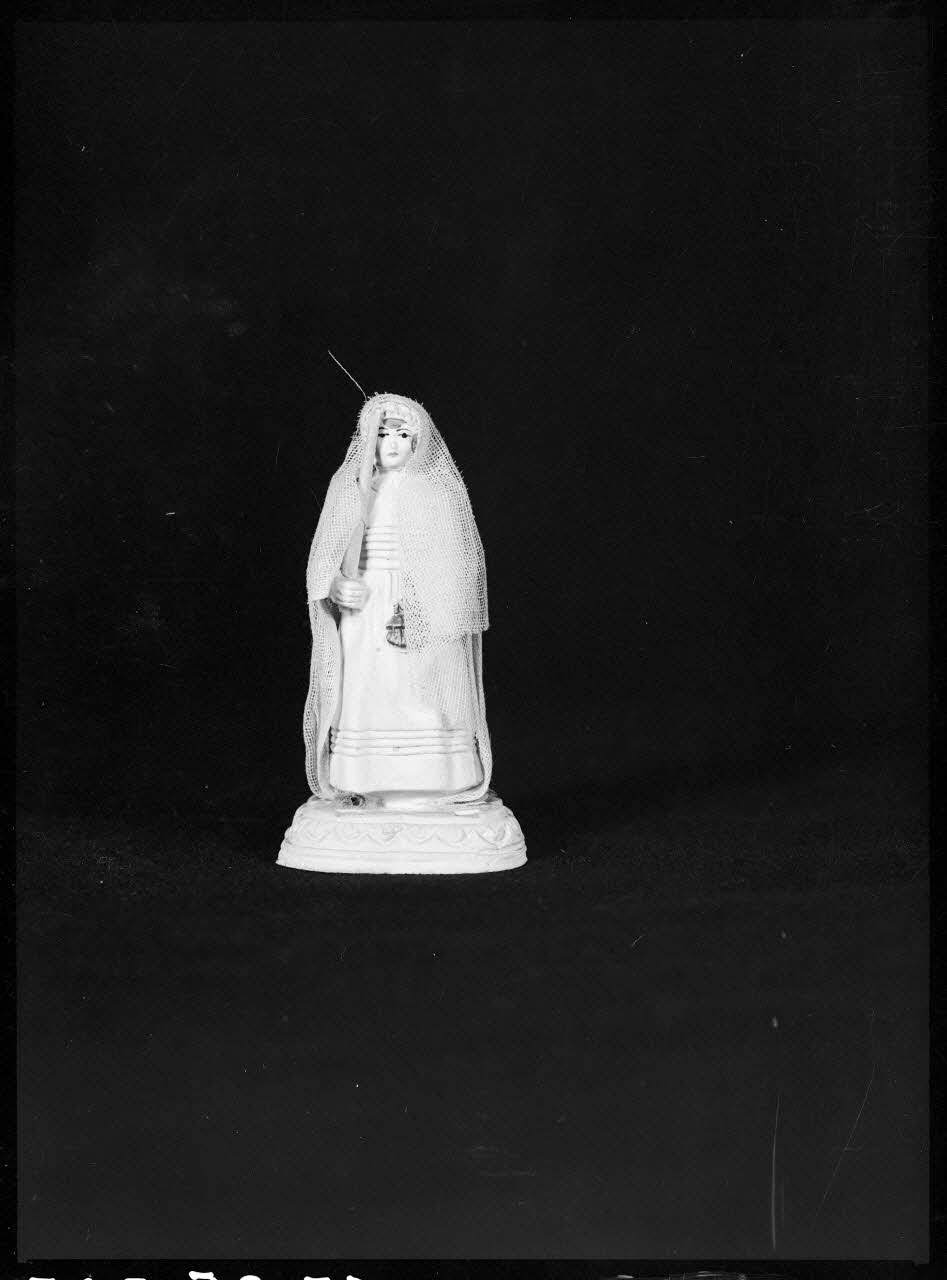 Alain Guey photographie Figurine pour gâteau de première communion Ile-de-France, France 1967/10/1-1967/12/31 Ph.1967.25.795 Photo