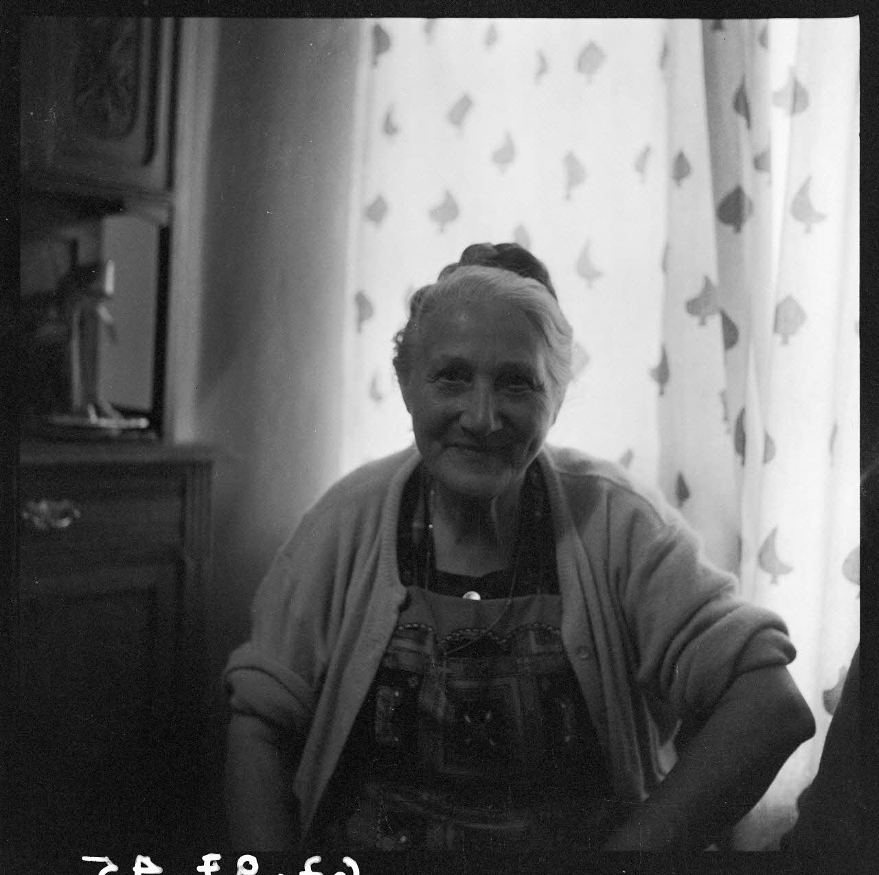 Bernard Lortat-Jacob photographie Secundina Durero, informatrice chanteuse Provence-Alpes-Côte d'Azur, France 1967/7/15 Ph.1967.97.45 Photo