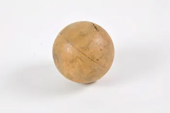 boule du jeu de boules 1946.62.6 Photo Mucem