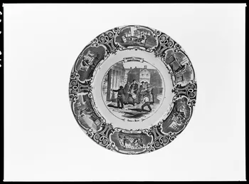Alain Guey photographie Assiette en faïence provenant de Sarreguemines Ile-de-France, France 1968/2/1 Ph.1968.3.219  Photo