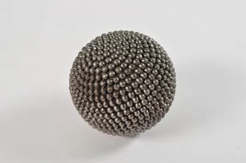 boule du jeu de boules 1946.62.9 Photo Mucem