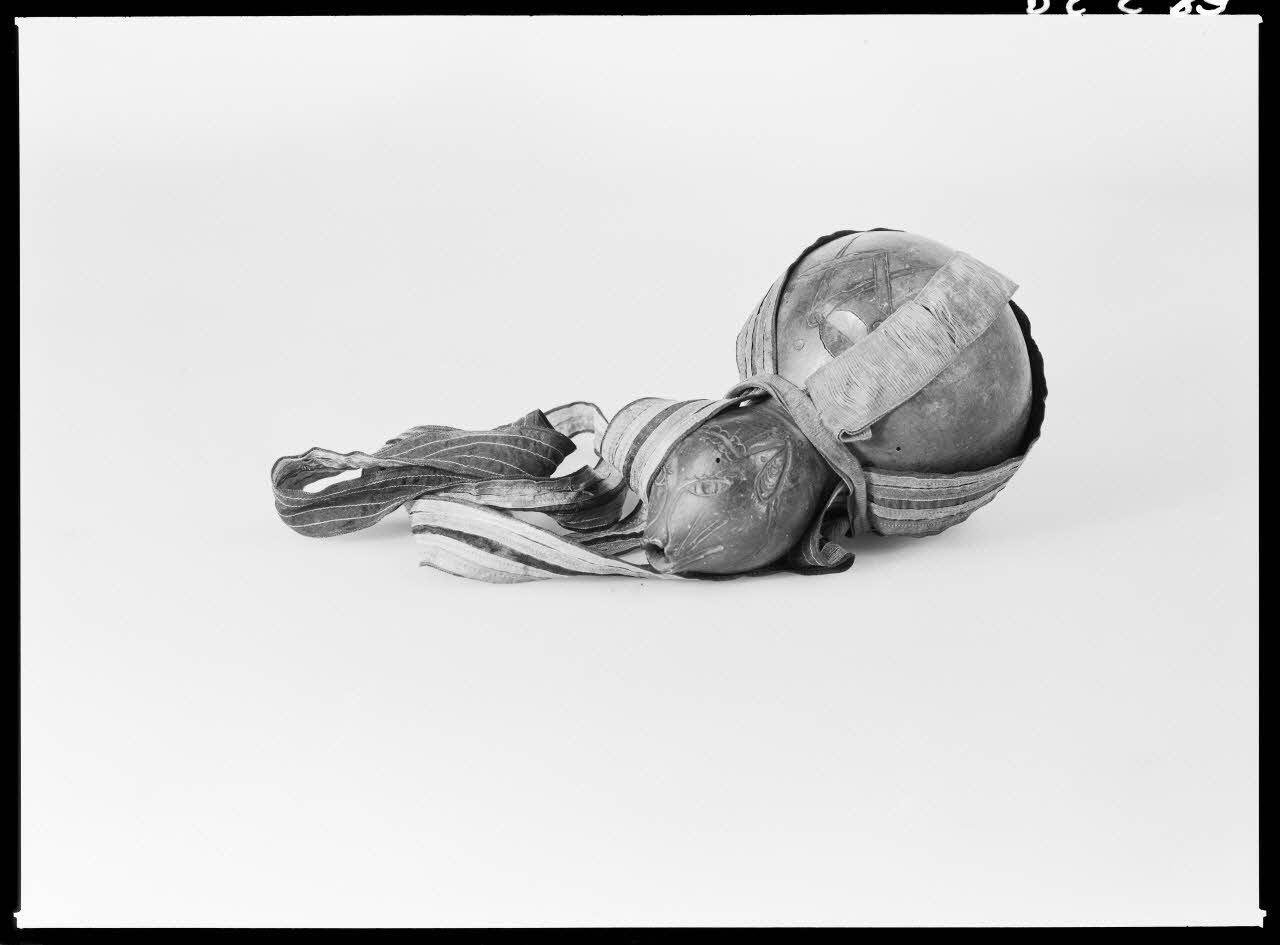 Alain Guey photographie Gourde du compagnon Abel Boyer. Coloquinte Ile-de-France, France 1968/1/1 Ph.1968.3.29 Photo