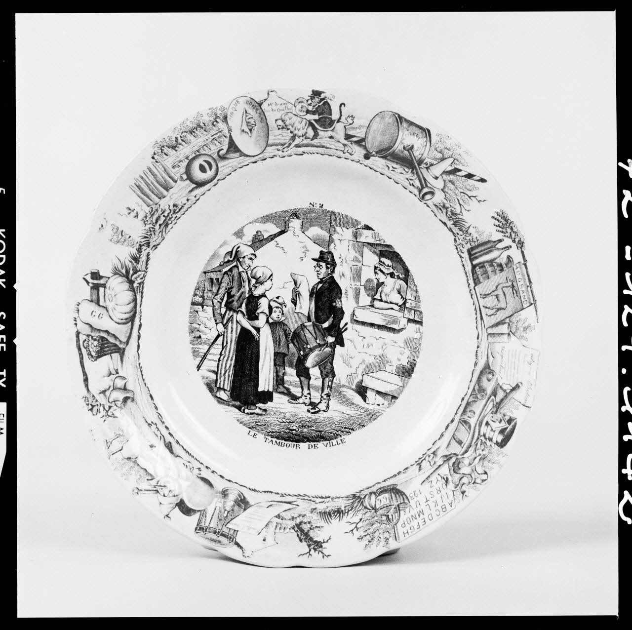 Réunion des musées nationaux - Grand Palais photographie Assiette France 1972 Ph.1972.124.1142 Photo