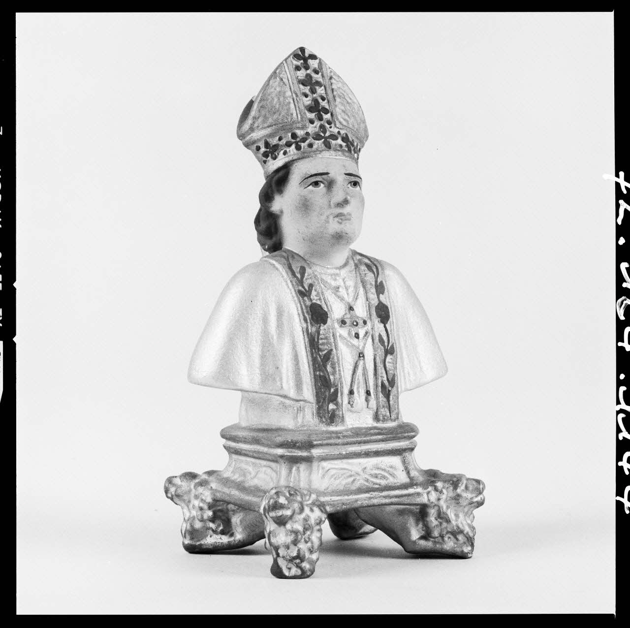 Réunion des musées nationaux - Grand Palais photographie Statuette représentant saint Marcel France 1972 Ph.1972.124.1144 Photo