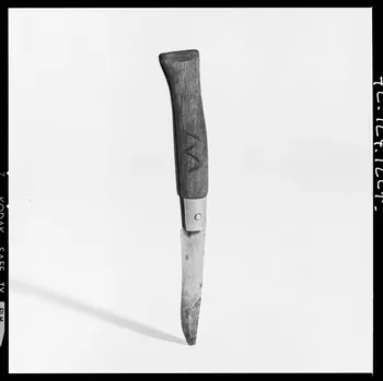 Réunion des musées nationaux - Grand Palais photographie Couteau pliant France 1972 Ph.1972.124.1227  Photo