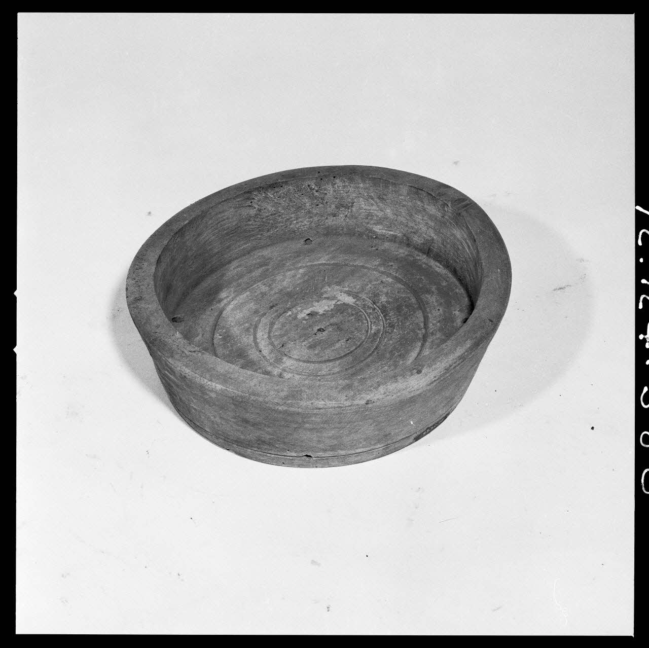 Réunion des musées nationaux - Grand Palais photographie Moule à faisselle. Buron France 1972 Ph.1972.124.580 Photo