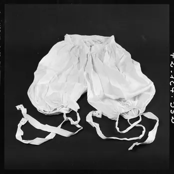 Réunion des musées nationaux - Grand Palais photographie Culotte France 1972 Ph.1972.124.952  Photo