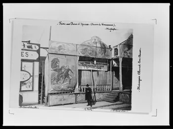 photographie "Foire aux pains d'épices : ménagerie Ahmed-ben Amar". Carte postale Ph.1968.51.14  Photo
