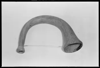 Beck photographie Corne de vacher en poterie France 1970/10/1 Ph.1970.20.2366 Photo