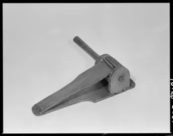 Beck photographie Crécelle en bois France 1970/10/1 Ph.1970.20.2381 Photo